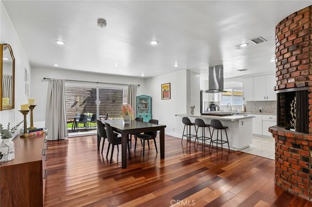 16729 Archwood, Lake Balboa, CA 91406