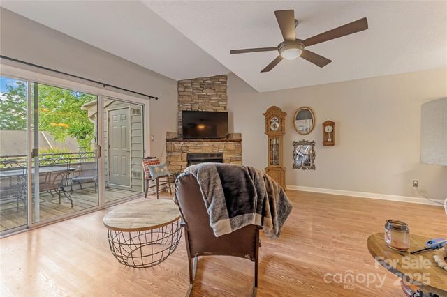 13932 Queens Harbor Road, Charlotte, NC 28278