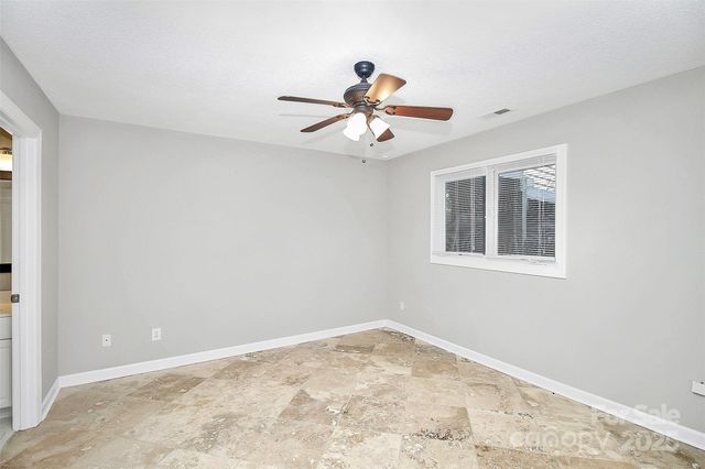 13932 Queens Harbor Road, Charlotte, NC 28278