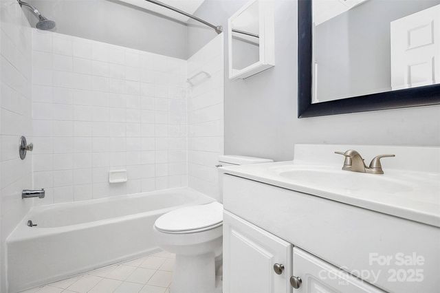 13932 Queens Harbor Road, Charlotte, NC 28278