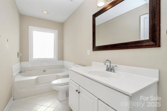 13932 Queens Harbor Road, Charlotte, NC 28278