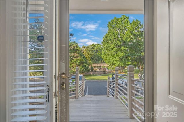 13932 Queens Harbor Road, Charlotte, NC 28278