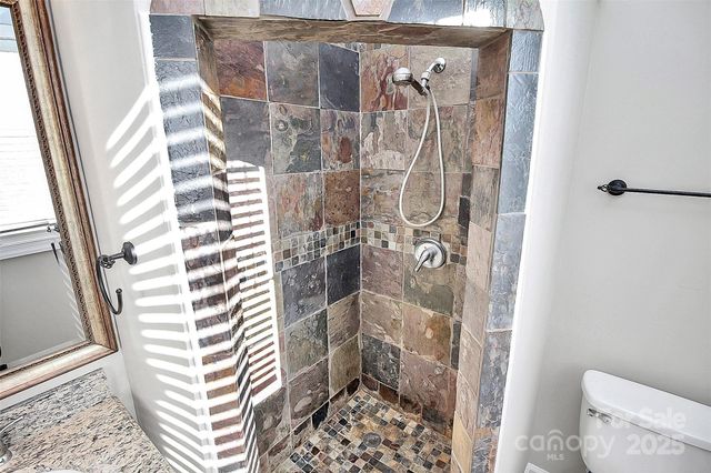 13932 Queens Harbor Road, Charlotte, NC 28278