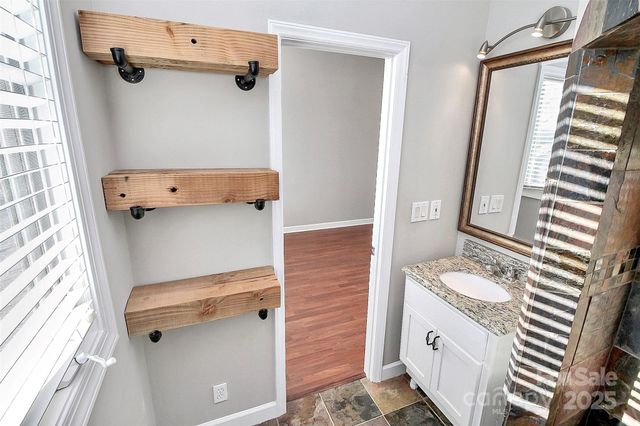 13932 Queens Harbor Road, Charlotte, NC 28278