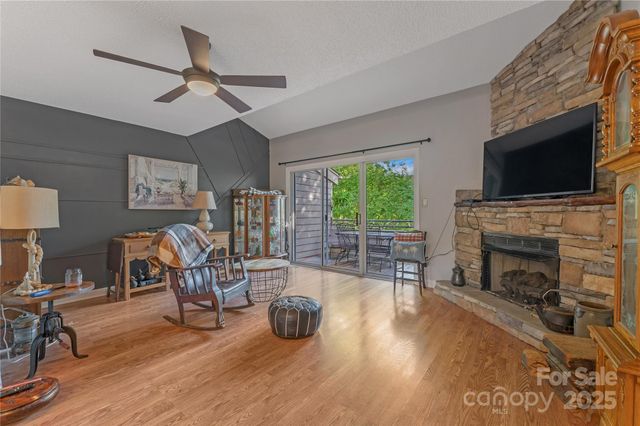 13932 Queens Harbor Road, Charlotte, NC 28278