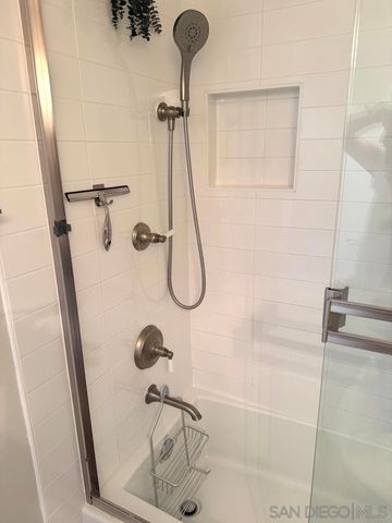 3079 Cowley Way 38, San Diego, CA 92117