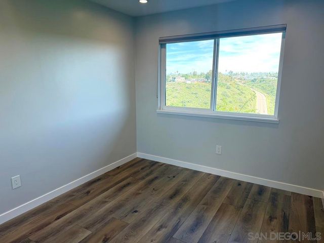 3079 Cowley Way 38, San Diego, CA 92117