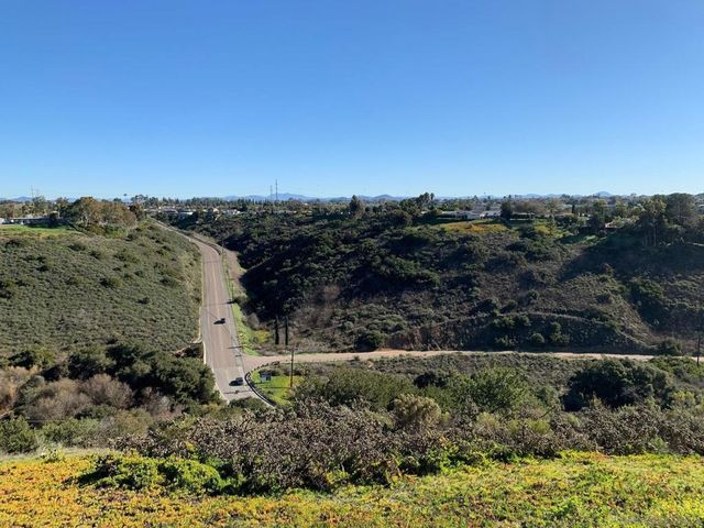 3079 Cowley Way 38, San Diego, CA 92117