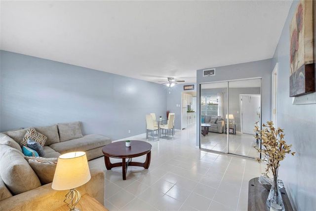 7500 NW 5th Court 104, Margate, FL 33063