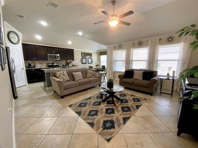 4536 Chestnut Meadows BND, Georgetown, TX 78626