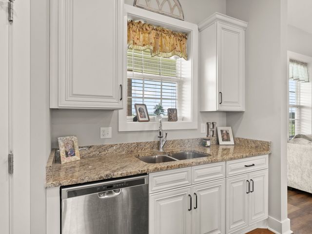 246 Lookout Dr, Winchester, TN 37398