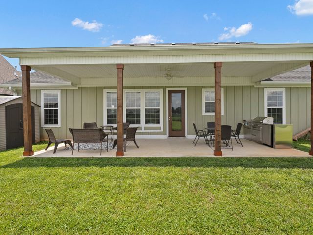 246 Lookout Dr, Winchester, TN 37398