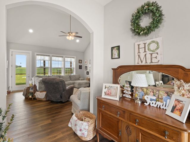 246 Lookout Dr, Winchester, TN 37398