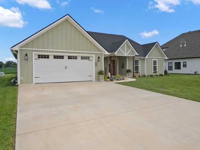 246 Lookout Dr, Winchester, TN 37398