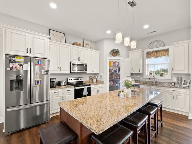 246 Lookout Dr, Winchester, TN 37398