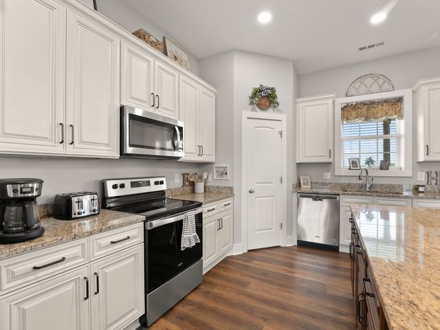 246 Lookout Dr, Winchester, TN 37398