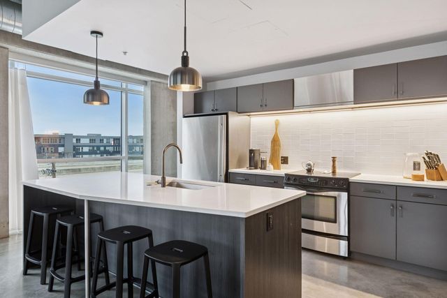 345 6th Avenue N 405, Minneapolis, MN 55401