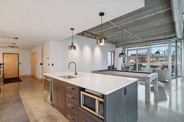 345 6th Avenue N 405, Minneapolis, MN 55401