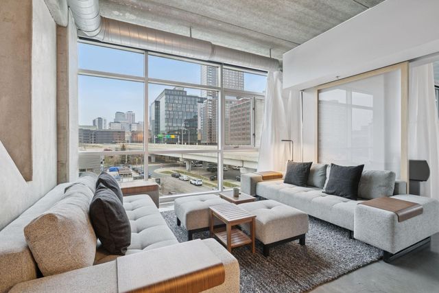 345 6th Avenue N 405, Minneapolis, MN 55401