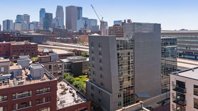 345 6th Avenue N 405, Minneapolis, MN 55401