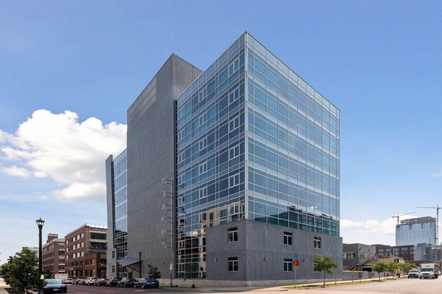 345 6th Avenue N 405, Minneapolis, MN 55401