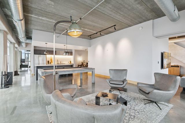 345 6th Avenue N 405, Minneapolis, MN 55401