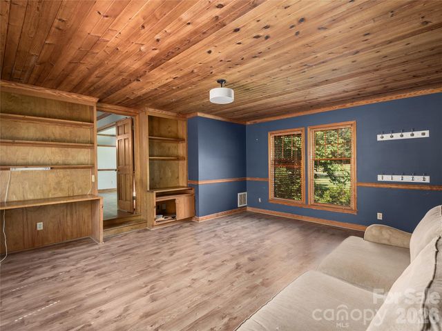 3 Carolewood Drive, Horse Shoe, NC 28742