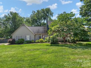 3 Carolewood Drive, Horse Shoe, NC 28742