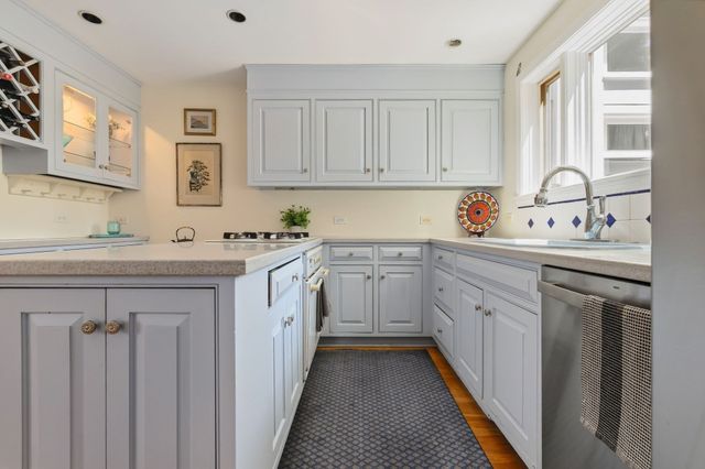 2 Coombs Circle 1, Newburyport, MA 01950