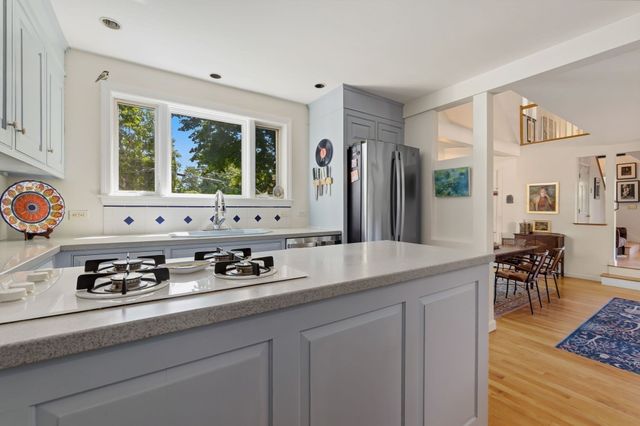 2 Coombs Circle 1, Newburyport, MA 01950