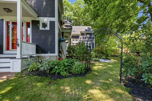 2 Coombs Circle 1, Newburyport, MA 01950