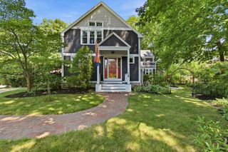 2 Coombs Circle 1, Newburyport, MA 01950