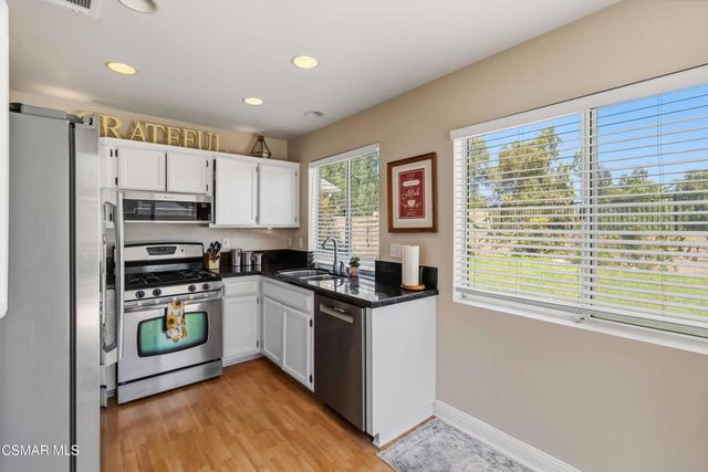 1160 Knottingham Street, Simi Valley, CA 93065