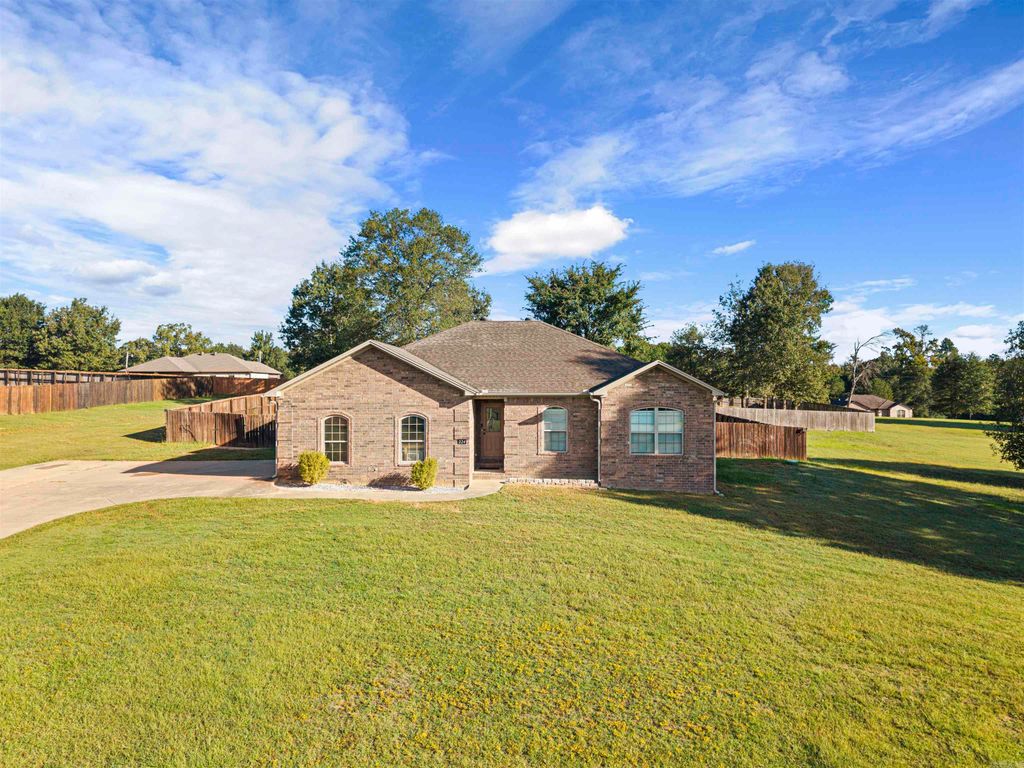 224 Bobwhite Trail, Lonoke, AR 72086