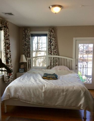 89 Allston St 2, Cambridge, MA 02139