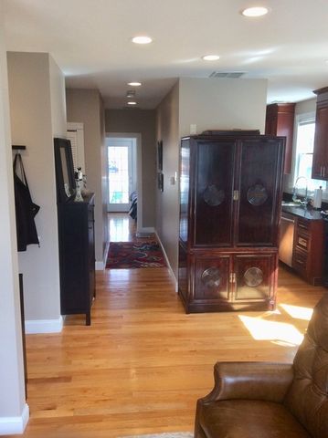 89 Allston St 2, Cambridge, MA 02139