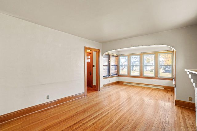 421 Augusta STREET, Racine, WI 53402