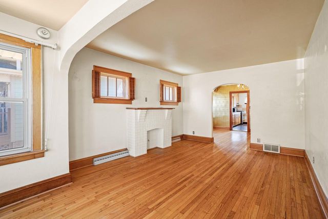 421 Augusta STREET, Racine, WI 53402