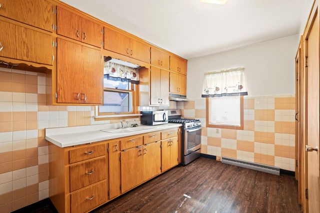 421 Augusta STREET, Racine, WI 53402