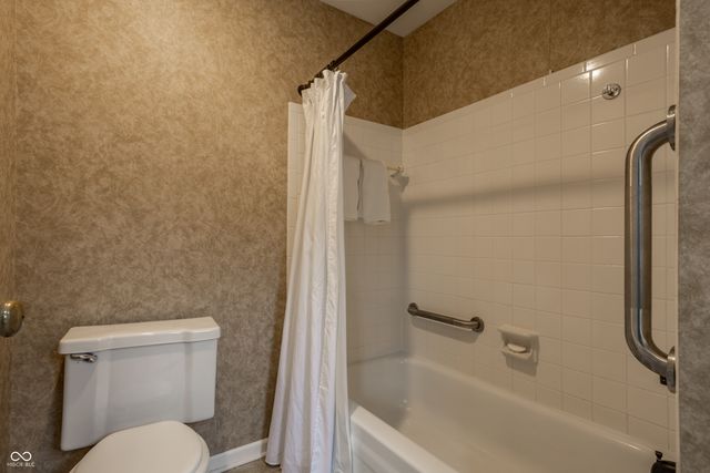 8805 Sawleaf Road, Indianapolis, IN 46260