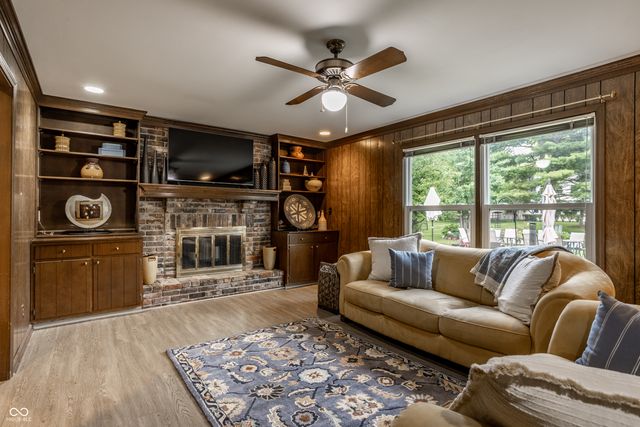 8805 Sawleaf Road, Indianapolis, IN 46260