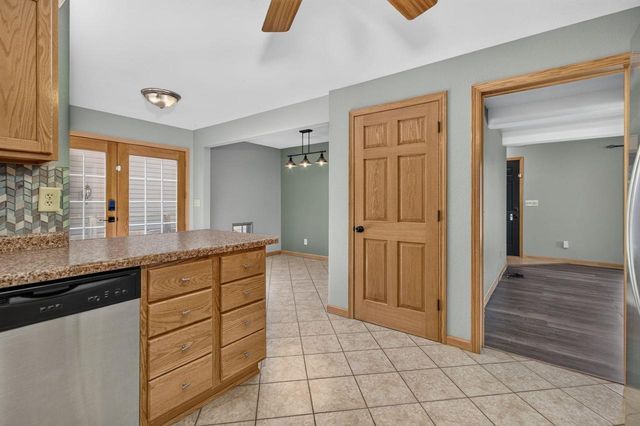 317 S 5TH AVENUE, Winneconne, WI 54986