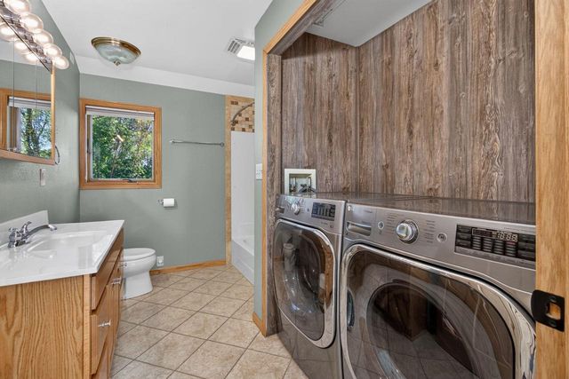 317 S 5TH AVENUE, Winneconne, WI 54986