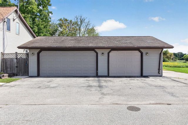 317 S 5TH AVENUE, Winneconne, WI 54986