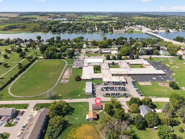 317 S 5TH AVENUE, Winneconne, WI 54986