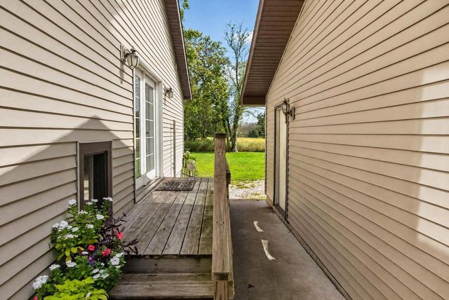 317 S 5TH AVENUE, Winneconne, WI 54986