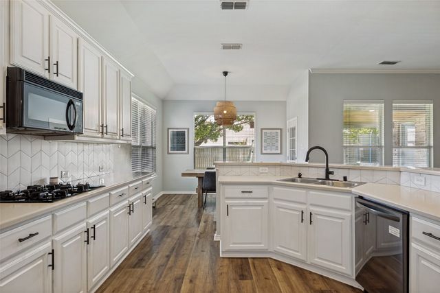 2215 Quail Hollow Drive, Sachse, TX 75048