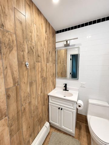7252 Metropolitan Avenue 2B, Middle Village, NY 11379