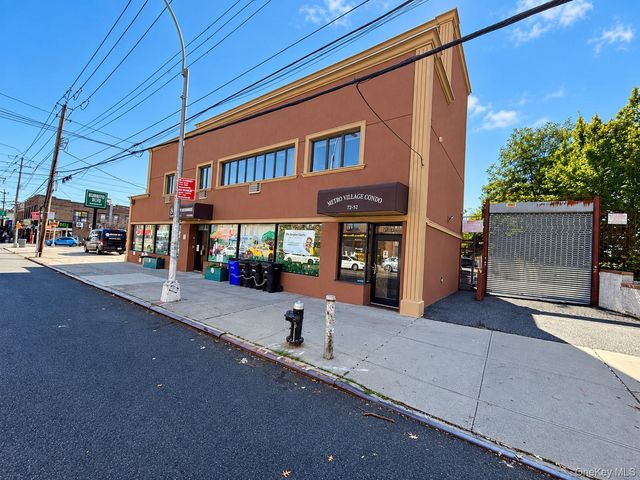 7252 Metropolitan Avenue 2B, Middle Village, NY 11379