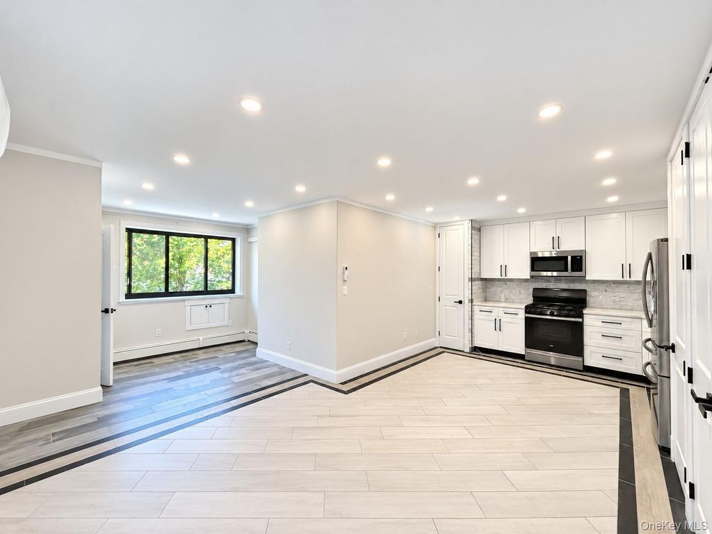7252 Metropolitan Avenue 2B, Middle Village, NY 11379 — photo 2